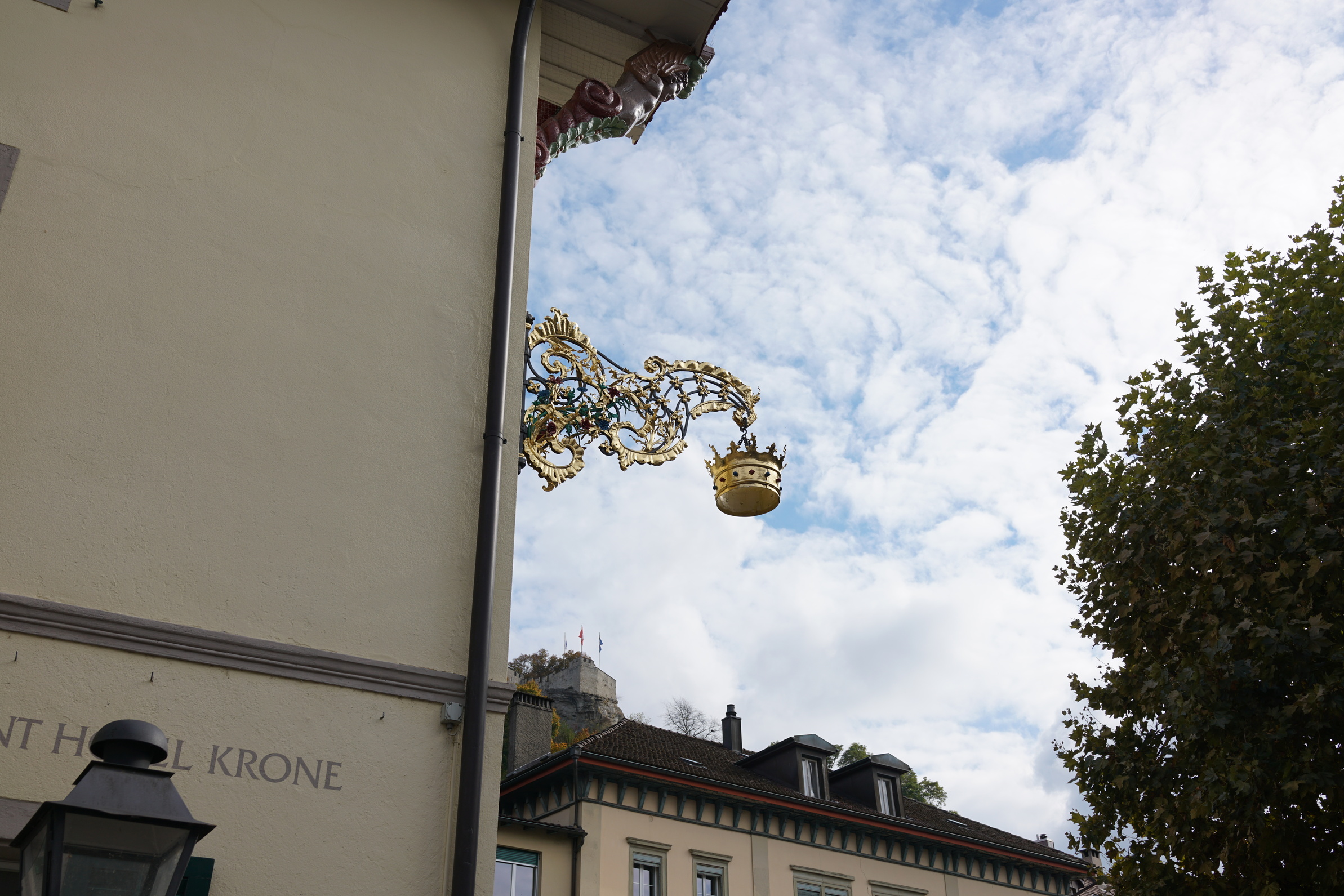 Hotel Krone in Altstadt Lenzburg / レンツブルク旧市街にある王冠ホテル