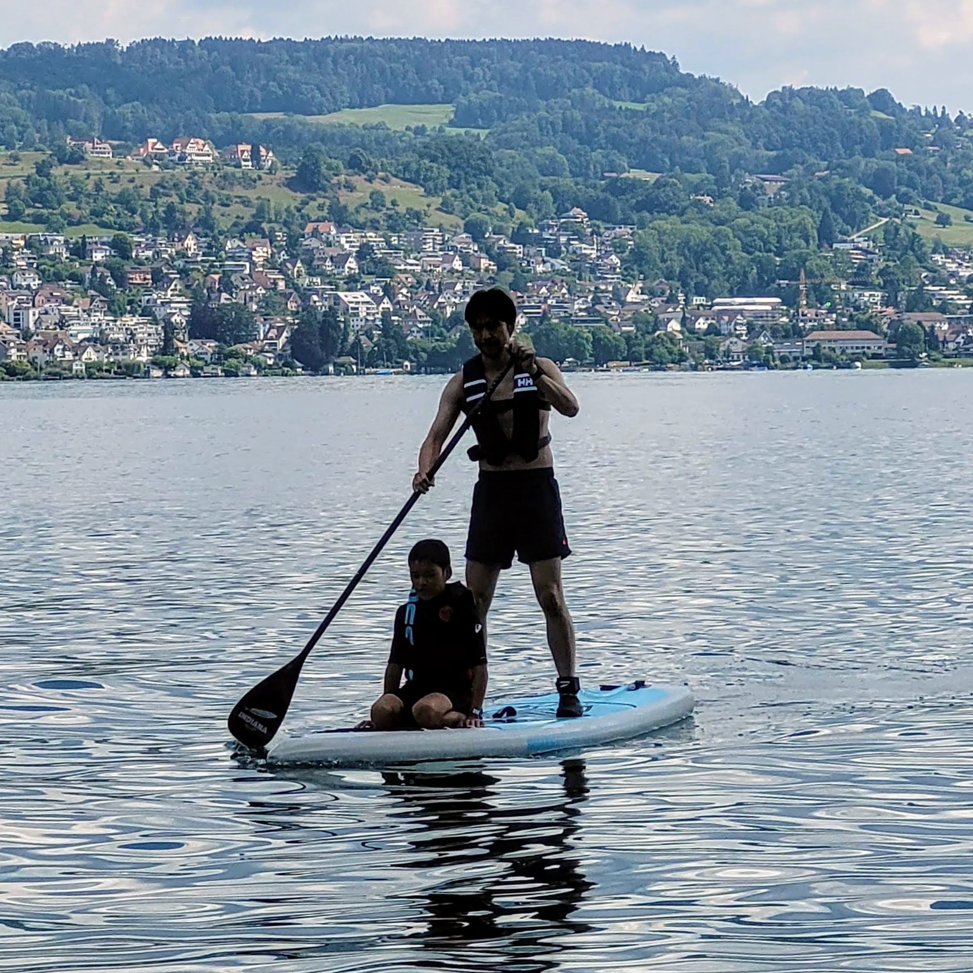 スタンドアップパドルボード　チューリッヒ湖で